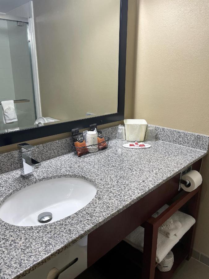 Super 8 By Wyndham Raleigh North East Hotel Luaran gambar